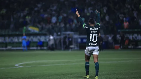 SP – SAO PAULO – 11/03/2023 – PAULISTA 2023, PALMEIRAS X SAO BERNARDO – Rony jogador do Palmeiras comemora seu gol durante partida contra o Sao Bernardo no estadio Arena Allianz Parque pelo campeonato Paulista 2023. 
