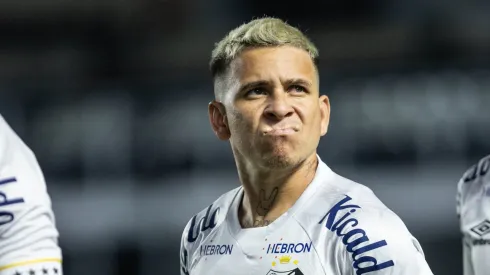 SP - SANTOS - 26/04/2023 - COPA DO BRASIL 2023, SANTOS X BOTAFOGO-SP - Soteldo jogador do Santos durante partida contra o Botafogo-SP no estadio Vila Belmiro pelo campeonato Copa do Brasil 2023. Foto: Abner Dourado/AGIF