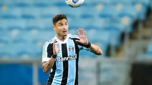 Foto: Pedro H. Tesch/AGIF – Diogo Barbosa: de saída do Grêmio para atuar no Fluminense
