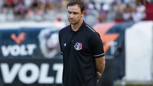 Foto: Rafael Vieira/AGIF- Felipe Conceição lamentou o empate dentro de casa