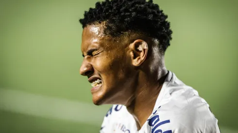 SP - SANTOS - 20/04/2023 - COPA SUL-AMERICANA 2023, SANTOS X AUDAX ITALIANO - Angelo jogador do Santos lamenta chance perdida durante partida contra o Audax Italiano no estadio Vila Belmiro pelo campeonato Copa Sul-Americana 2023. Foto: Abner Dourado/AGIF