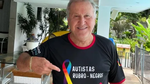 Foto: Reprodução das Redes Sociais Autistas Rubro-Negros – Ex-Jogador Zico usando a camisa da torcida organizada dos Mengão
