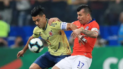 Foto: Buda Mendes/Getty Images – Gary Medel (à direita) está negociando contrato com o Vasco
