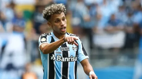 Foto: Pedro H. Tesch/AGIF – Bitello: jovem tem futuro indefinido no Grêmio
