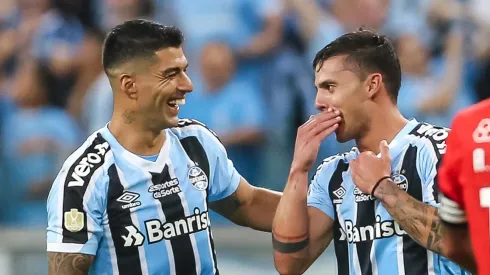 Foto: Pedro H. Tesch/AGIF – Amizade de Suárez e Carballo vai além do Grêmio.
