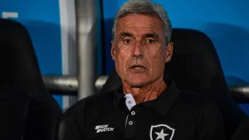 Thiago Ribeiro/AGIF. Luís Castro tem problema de última hora na escalação do Botafogo
