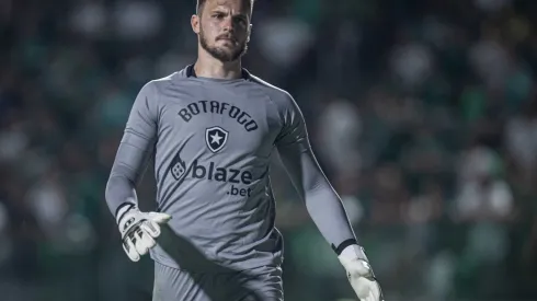 Heber Gomes/AGIF - Botafogo tem em Perri um dos seus alicerces na temporada