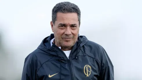 Foto: Reprodução das Redes Sociais Oficiais do Corinthians - Vanderlei Luxenburgo, técnico do Timão