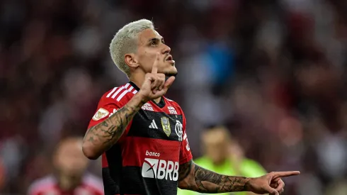 RJ – RIO DE JANEIRO – 11/06/2023 – BRASILEIRO A 2023, FLAMENGO X GREMIO – Pedro jogador do Flamengo comemora seu gol durante partida contra o Gremio no estadio Maracana pelo campeonato BRASILEIRO A 2023. 
