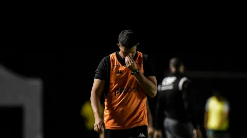 Foto: Thiago Ribeiro/AGIF- Maurício Barbieri em seu último jogo no comando do Vasco