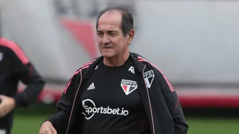 Foto: Rubens Chiri / saopaulofc.net / Muricy e mais um da diretoria devem ficar 
