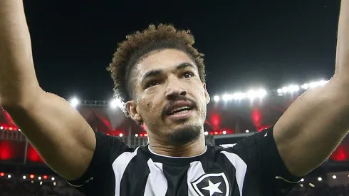 Foto: Vítor Silva/Botafogo – Adryelson ganha decisão no Botafogo

