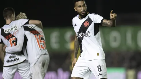 RJ - RIO DE JANEIRO - 26/06/2023 - BRASILEIRO A 2023, VASCO X CUIABA - Jair jogador do Vasco comemora seu gol durante partida contra o Cuiaba no estadio Luso Brasileiro pelo campeonato BRASILEIRO A 2023. Foto: Jorge Rodrigues/AGIF