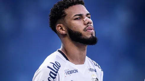Foto: Raul Baretta/Santos FC – Nathan, ex-Vasco, se envolveu em polêmica na madrugada e notícia chegou à São Januário
