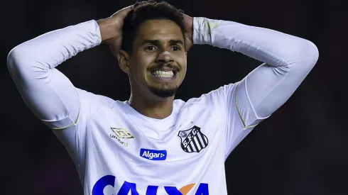 Foto: Marcelo Endelli/Getty Images – Lucas Veríssimo está livre para voltar ao Brasil e Corinthians é um dos alvos
