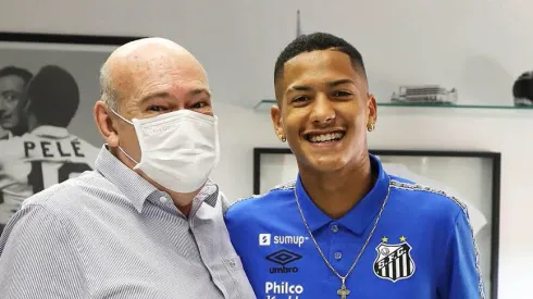 Foto: Pedro Ernesto Guerra Azevedo/Santos FC – Andrés Rueda, presidente do Santos, encaminhou a venda de Ângelo ao Chelsa
