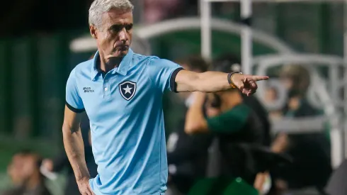 John Textor define plano A para ser o substituto de Luís Castro no Botafogo