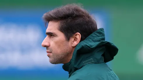 Abel Ferreira testou Naves como primeiro volante em atividade desta 4ª na Academia de Futebol