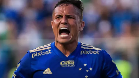 Edu foi vendido em definitivo pelo Cruzeiro ao Coritiba por R$ 600 mil
