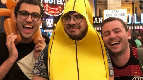 Thiago Crema se fantasiou de banana (Foto: Reprodução Instagram oficial Rafael Moraes @rafaelmoraesgm)