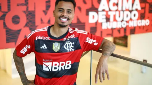 Foto: Divulgação/Flamengo – Allan foi contratado pelo Mengão a pedido de Jorge Sampaoli, que já tinha trabalhado com volante no Galo
