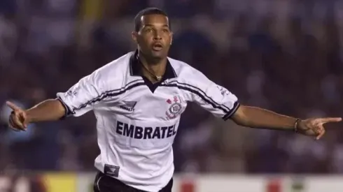 Foto: Reprodução do Corinthians - Dinei, ex-timão critica atual gestão e jogadores