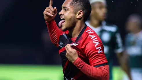 SANTOS, BRAZIL - JULY 02: Vitor Roque #39 of Athletico Paranaense celebrates after scoring the first goal of his team during a match between Palmeiras and Athletico Paranaense as part of Brasileirao Series A 2022 at Allianz Parque Stadium on July 02, 2022 in Sao Paulo, Brazil. (Photo by Alexandre Schneider/Getty Images)