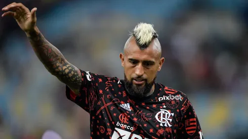 Empresário de Vidal confirma que está procurando outro time para o chileno jogar e motivo assusta o Flamengo
