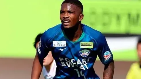 Foto: Divulgação/Vortis - Cacá, em jogo do Tokushima Vortis