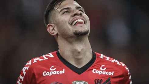 Foto: Matheus Sebenello/AGIF - Bruno Zapelli, do Belgrano-ARG, foi comparado ao estilo de Bruno Guimarães, que marcou época no Athletico