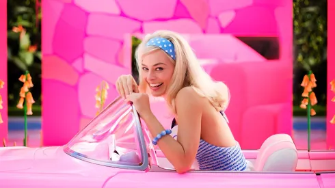 Margot Robbie como Barbie no filme – Foto: Warner Bros.
