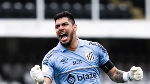 SP – SANTOS – 09/07/2023 – BRASILEIRO A 2023, SANTOS X GOIAS – Joao Paulo jogador do Santos comemora gol durante partida contra o Goias no estadio Vila Belmiro pelo campeonato Brasileiro A 2023. Foto: Abner Dourado/AGIF
