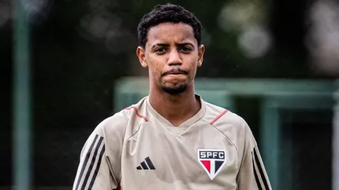 Foto: Reprodução - Newerton, atacante.