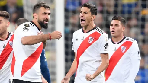 Foto: Getty Images – Lucas Pratto (à esquerda) foi contatado pelo Santos e pode reforçar time de Paulo Turra