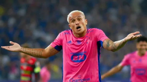 Foto: Fernando Moreno/AGIF – Edu, ex-jogador do Cruzeiro comemorando seu gol durante partida contra o Ituano no estadio Mineirao pelo campeonato Brasileiro B 2022. 
