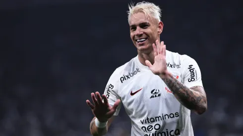 SP – SAO PAULO – 31/05/2023 – COPA DO BRASIL 2023, CORINTHIANS X ATLETICO-MG – Roger Guedes jogador do Corinthians comemora seu gol durante partida contra o Atletico-MG no estadio Arena Corinthians pelo campeonato Copa do Brasil 2023. Foto: Ettore Chiereguini/AGIF
