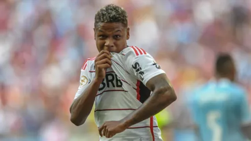 Foto: Jhony Pinho/AGIF – Matheus França,  jogador do Flamengo comemora seu gol durante partida contra o Bahia no estadio Arena Fonte Nova pelo campeonato BRASILEIRO A 2023. 
