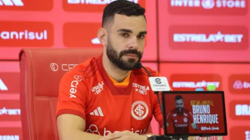 Inter apresenta o volante Bruno Henrique, que já treinou no clube nesta manhã (19) – Foto: Ricardo Duarte/S.C.Internacional
