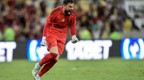 RJ – Rio de Janeiro – 08/03/2023 – CARIOCA 2023, FLAMENGO X FLUMINENSE – Matheus Cunha goleiro do Flamengo comemora gol durante partida contra o Fluminense no estadio Maracana pelo campeonato Carioca 2023. Foto: Thiago Ribeiro/AGIF