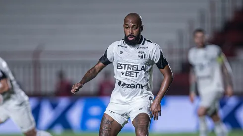 Chay, do Ceará, durante partida contra o Atletico-GO no Antonio Accioly pelo Série B 2023. Foto: Isabela Azine/AGIF
