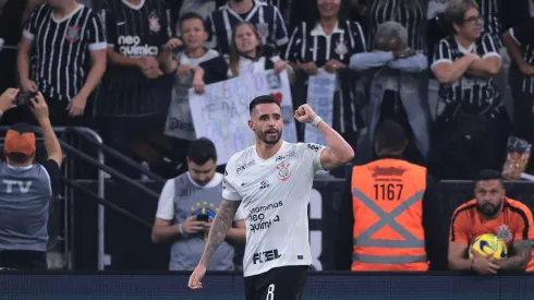 SP – SAO PAULO – 25/07/2023 – COPA DO BRASIL 2023, CORINTHIANS X SAO PAULO – Renato Augusto jogador do Corinthians comemora seu gol durante partida contra o Sao Paulo no estadio Arena Corinthians pelo campeonato Copa do Brasil 2023. Foto: Ettore Chiereguini/AGIF
