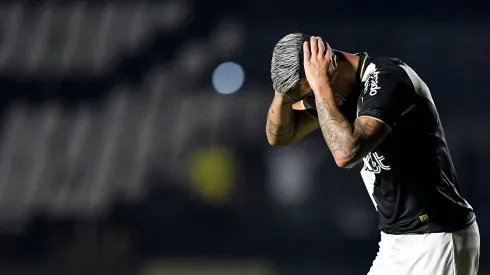 Puma Rodriguez jogador do Vasco durante partida contra o Athletico-PR no estadio Sao Januario pelo campeonato Brasileiro A 2023. Foto: Thiago Ribeiro/AGIF
