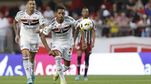 São Paulo ASSINA com atacante e dá resposta sobre envolver Talles Costa no acordo - Foto: Ricardo Moreira/Getty Images)