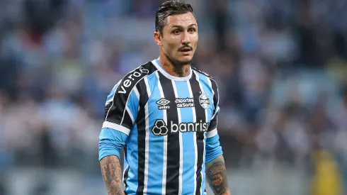 Foto: Pedro H. Tesch/AGIF- Vina se despediu do Grêmio