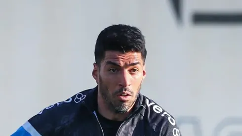 Foto: Divulgação Flickr Grêmio/LUCAS UEBEL – Suárez perde a presença de colegas em treino
