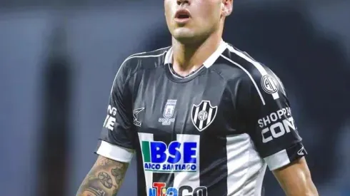 Reprodução/Twitter. Besozzi chega a Porto Alegre para assinar com o Grêmio