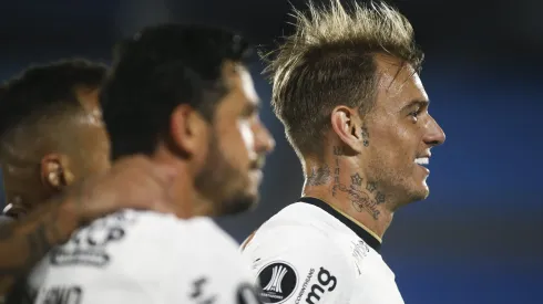 Corinthians fica assustado com valores do Catar e toma decisão sobre Roger Guedes – Foto: Ernesto Ryan/Getty Images)
