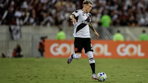 RJ - RIO DE JANEIRO - 23/04/2023 - BRASILEIRO A 2023, VASCO X PALMEIRAS - Lucas Orellano jogador do Vasco durante partida contra o Palmeiras no estadio Maracana pelo campeonato BRASILEIRO A 2023. Foto: Thiago Ribeiro/AGIF