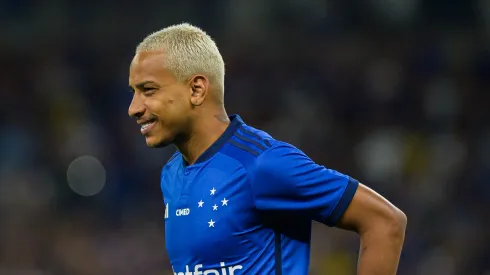 MG - BELO HORIZONTE - 06/08/2023 - BRASILEIRO A 2023, CRUZEIRO X BOTAFOGO - Matheus Pereira jogador do Cruzeiro durante entrada em campo para partida contra o Botafogo no estadio Mineirao pelo campeonato Brasileiro A 2023. Foto: Alessandra Torres/AGIF
