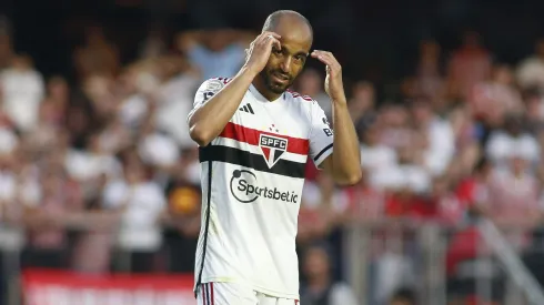  Lucas Moura CHOCA no São Paulo após estreia  – Foto: Miguel Schincariol/Getty Images
